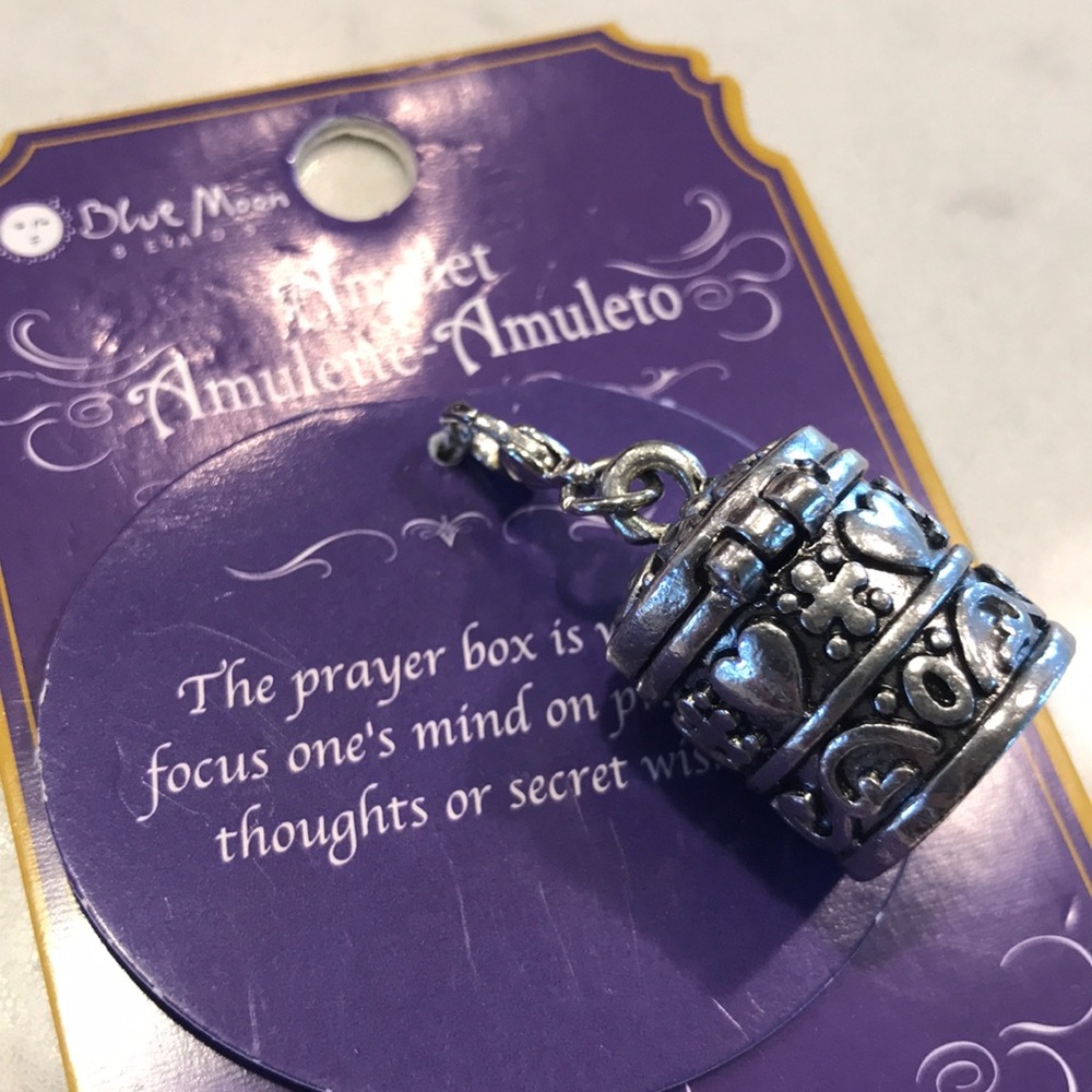 Metal Prayer box amulet